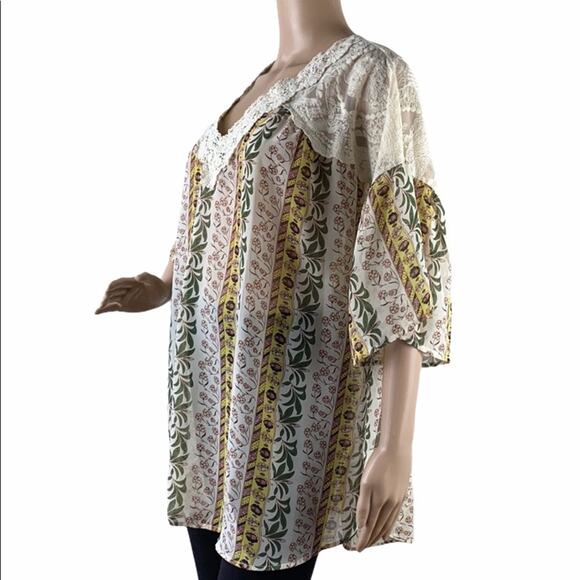 Gigio NWT Floral Crochet Lace Bell Sleeve Tunic Top M - Picture 6 of 9
